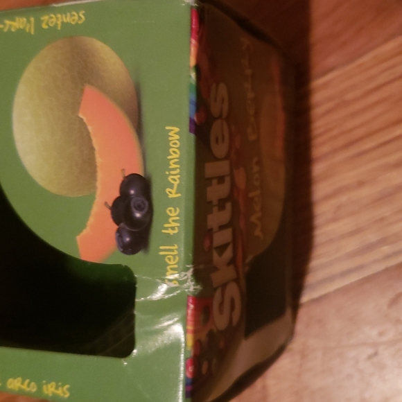 NEW Skittles Candle Melon Berry - Picture 3 of 8